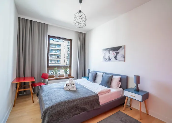 2-Bedroom Modern Wola Apartment By Ecru Wwa32
